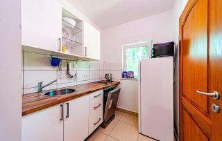 Pet Friendly Apartment In Viganj With Lake View - 3