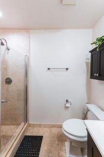 Sherman Oaks 2bedroom 2 bathroom Condo next to Ventura Blvd - 4