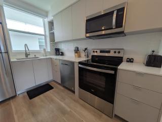 2 Bedroom Apartment in Santa Monica - 5