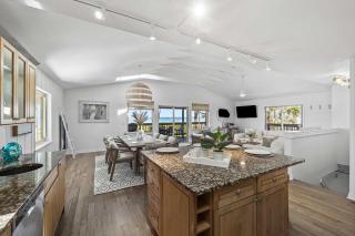 Oceanfront Steps to Sand Deck & Pets Welcome - 3