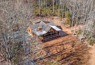 Beautiful Cabin with Lofted Space and Deck in Topton, North Carolina - 9