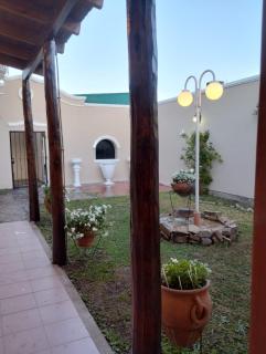 Casa Alojamiento con jardín y cochera - 1