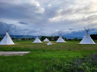 Rustic Elegance: Tipi Glamping by Wind River Mountains in Fort Washakie - 2