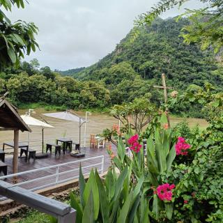 Nam Ou View Villa Corner - 1