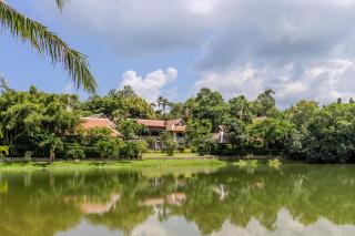 V238 Villa 6BR Lakefront Jacuzzi Sauna & Gym, Near Beach - 1