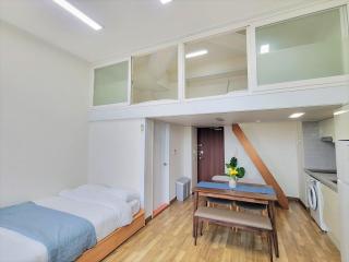 Spacious duplex near Myeongdong - 2