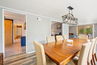 Yorita Manor - Lake Front Getaway! Dogs, Fire Pit & Deck - 2