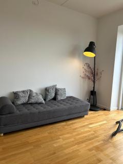 Modern Apartment by Beach and Metro - 4