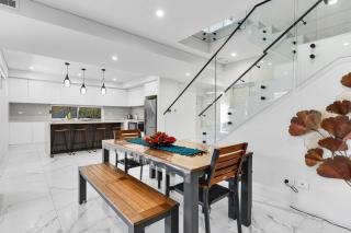 Modern House near Sydney Olympic Park - 8