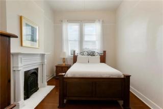 Spacious Full Duplex 8 Bedrooms for 20 - 1