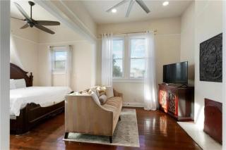 Spacious Full Duplex 8 Bedrooms for 20 - 4