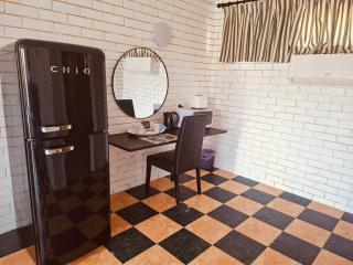 The Queenslander Motel - 3