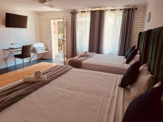 The Queenslander Motel - 6