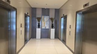 BGC Hotel Vibe with City View at Uptown Parksuites near St Luke's, Grand Hyatt Hotel, Uptown Mall, and Mitsukoshi Mall - 5