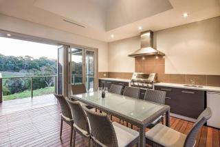 Valley Views - Elevated Hilltop Escape near Beaches - 9