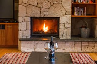 Valley Views - Elevated Hilltop Escape near Beaches - 2