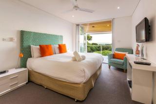 The White House - Tranquil Sea Views and Endless Fun - 8