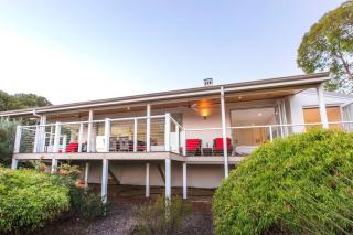 The White House - Tranquil Sea Views and Endless Fun - 6