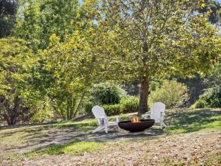 Wisteria Vines Estate - Rustic Elegance by the Coast - 7