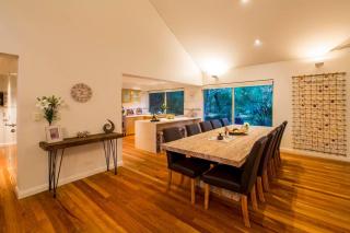 The Willows - A Lush Beachside Retreat for Families - 6