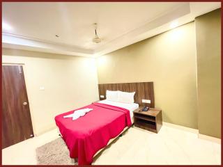 LUXUARY HOTEL J-PRIDE NEAR TEMPLE and SEA BEACH - Restaurant - Lift And Parking Facilities - fully Air Conditioned hotel at Prime Location - LUXURAY HOTEL IN PURI - 9
