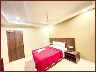 LUXUARY HOTEL J-PRIDE NEAR TEMPLE and SEA BEACH - Restaurant - Lift And Parking Facilities - fully Air Conditioned hotel at Prime Location - LUXURAY HOTEL IN PURI - 8