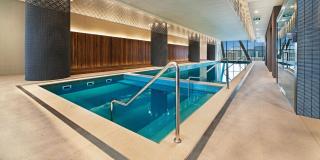 Sky Pool 2 Bedroom Next to Crown in Prima Tower - 4