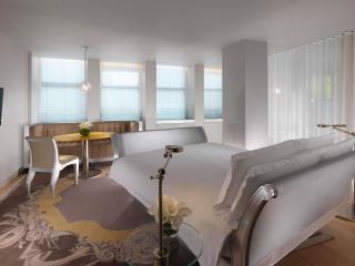 Sanderson London - 1