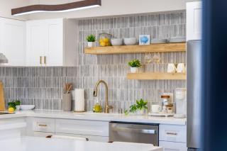 Renovated Boutique-Style Ocean View, Secret Door! - 8