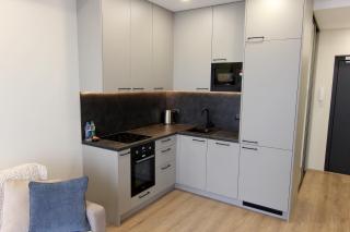 Warmzy Home - Modern Flat with Free Parking - 1