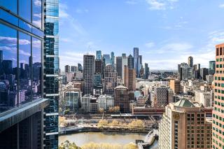 Modern City Views Escape with Gym Access - 8