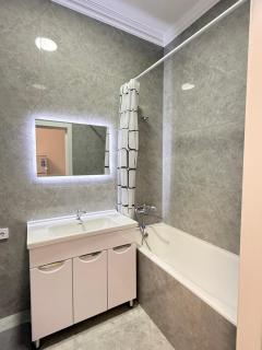 Meridian Apartments - 2