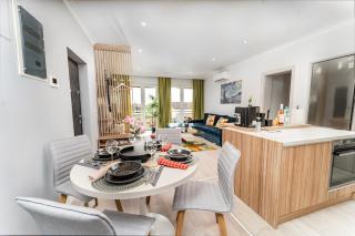 Relax in Style at Maurizia accommodation by Open House - 6