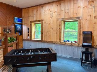 Secluded, Luxuriously Remodeled, Gaming, Hot Tub! - 2