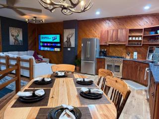 Secluded, Luxuriously Remodeled, Gaming, Hot Tub! - 8