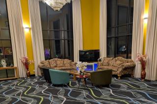 Super 8 by Wyndham Staunton - 7