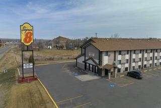 Super 8 by Wyndham Miles City - 8