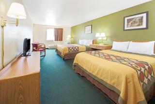 Super 8 by Wyndham Bonne Terre - 1