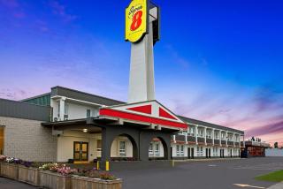 Super 8 by Wyndham Thunder Bay - 0