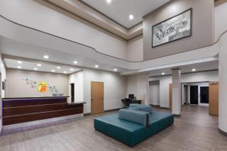 Super 8 by Wyndham San Antonio/Alamodome Area - 3