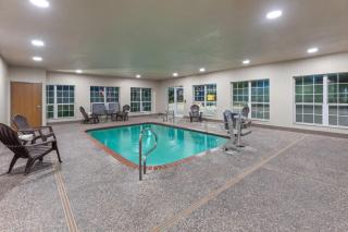 Super 8 by Wyndham San Antonio/Alamodome Area - 1