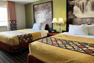 Super 8 by Wyndham Madison IN - 2