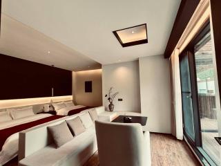 Mid Hill White Lodge - 6