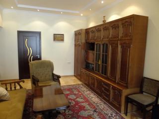 Large apartment by the Opera- luxury living room, 2 bedrooms, equipped kitchen and balcony - Yerevan - 5