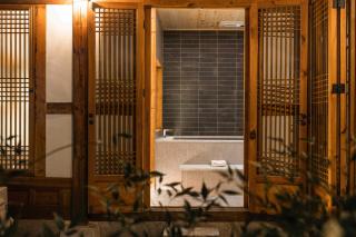 Luxury Hanok Warm Nest Retreat - 0