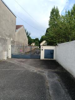 tout un étage rien que pour vous dans notre maison - 9