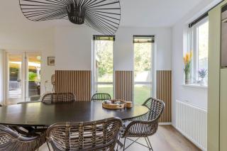 Stylish vacation home with hot tub and sauna - 1