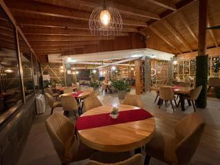 Salillari Guest house & Restaurant - 9