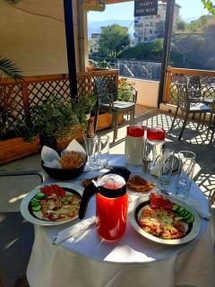 Dalipi's Guest House - 8