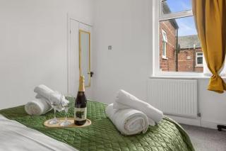 Family - Sleeps 6 - Garden - Parking - 5